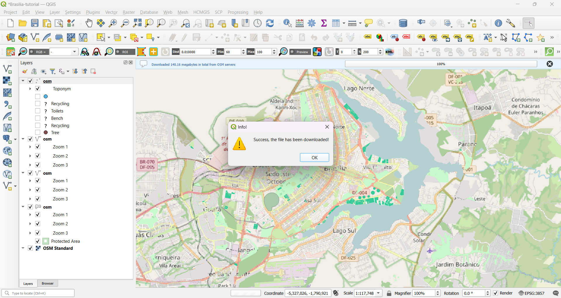 Painel de camadas do QGIS com os vários layers baixados do OSM